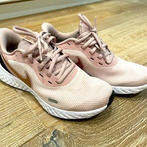 Nike women’s size 7.5